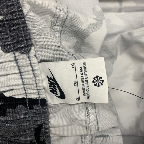 NUOVO Nike Club Woven Flow pantaloncino uomo mimetico cool grigio/bianco DX0737-065 taglia XL - Foto 7 di 7