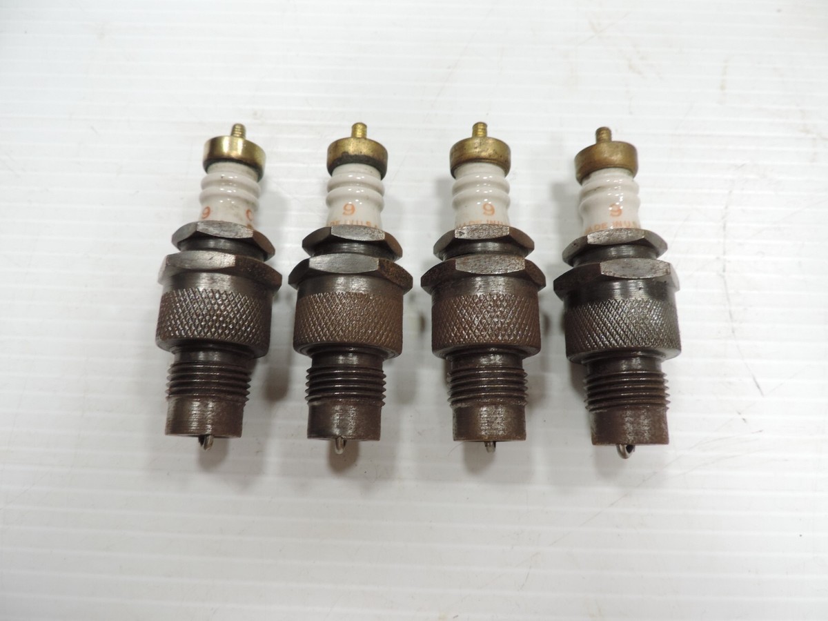 ハラペコあおむしchampion spark plugs vintage s-l1200.jpg