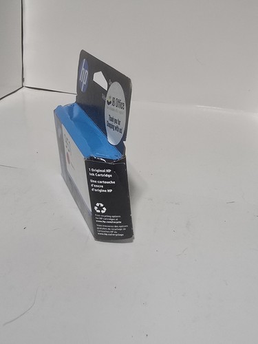 HP Genuine 951 Magenta Ink Cartridge in Retail Box - FRESH INK! Exp:2025 NEW - Picture 2 of 4