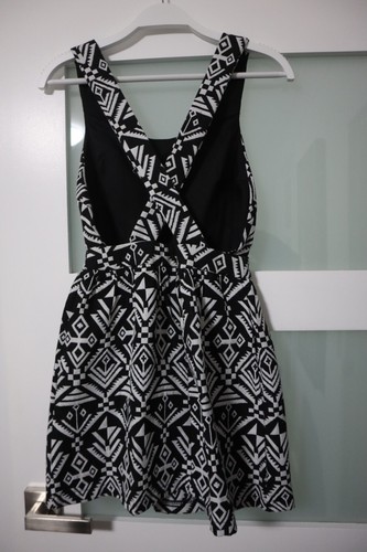 New With Tag - Saboskirt black/white tapestry feel fabric pinafore dress size 6 - Picture 2 of 3