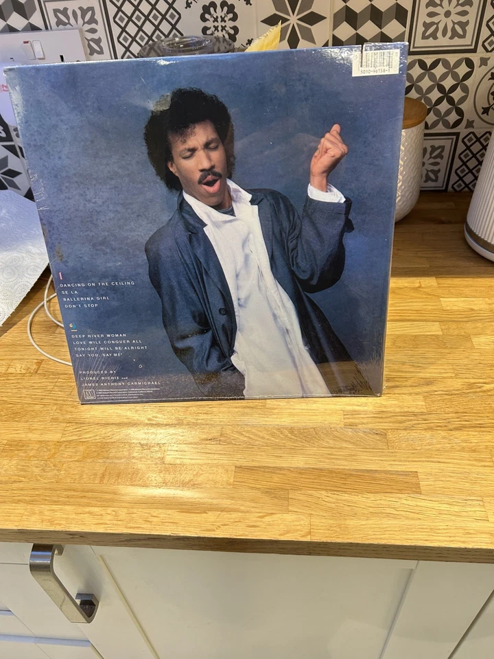 Lionel Richie - Dancing On The Ceiling 1986 Gatefold LP Album, Vinyl Is NM Con - Image 2 of 2