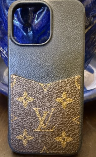 Authentic Louis Vuitton iPhone 15 Pro Max Case In Very Good Used Condicion❤️ - Photo 2 sur 13