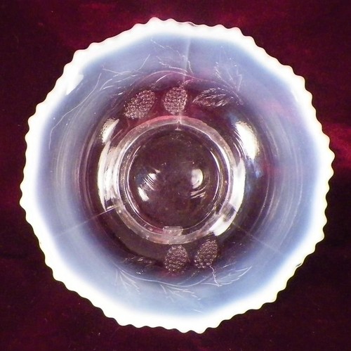 Fenton Blackberry Bowl Opalescent Clear Glass #526 EAPG Small 1915 Antique - Picture 2 of 7
