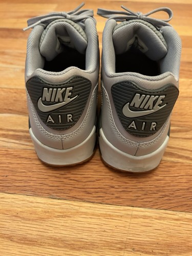 Nike Air Max 90 Essential Wolf Grey SZ 8 Only Tried On Wore Outside Once EC - Picture 4 of 7
