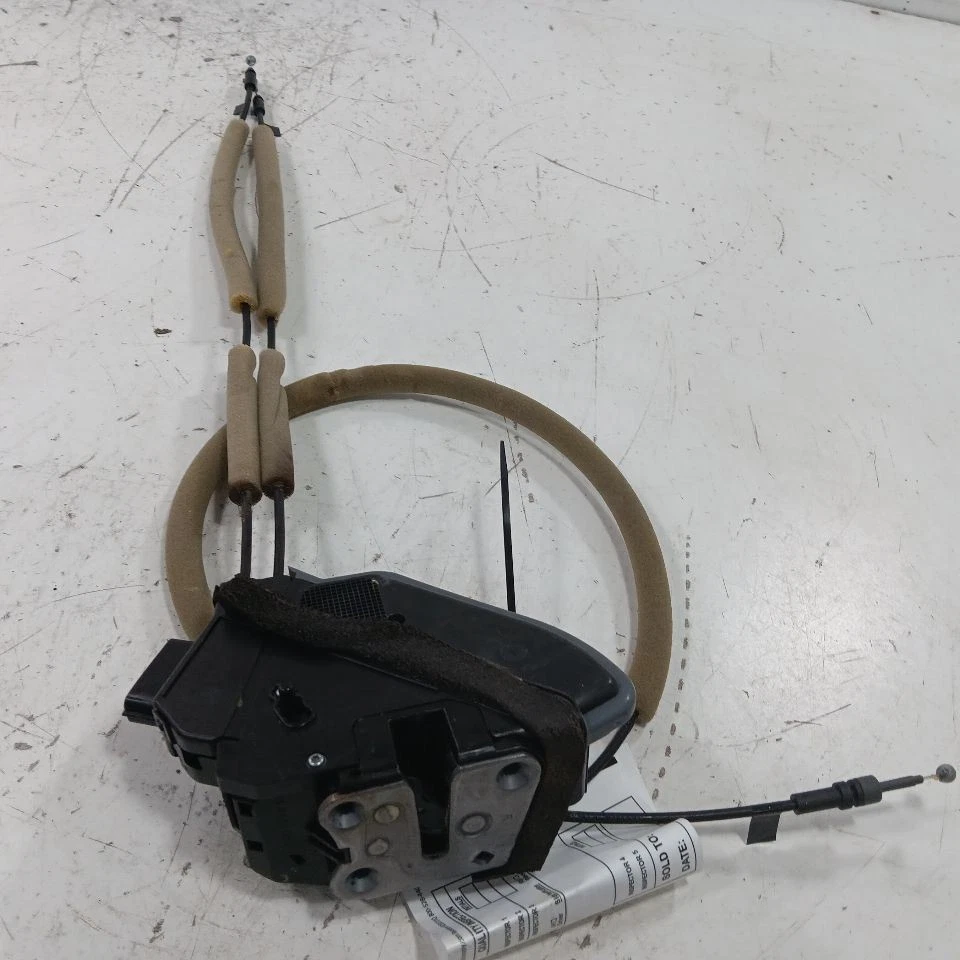 Nissan LEAF Door Latch Lock Right Passenger Rear  2013 2014 2015 2016 2017 - Image 2 of 4