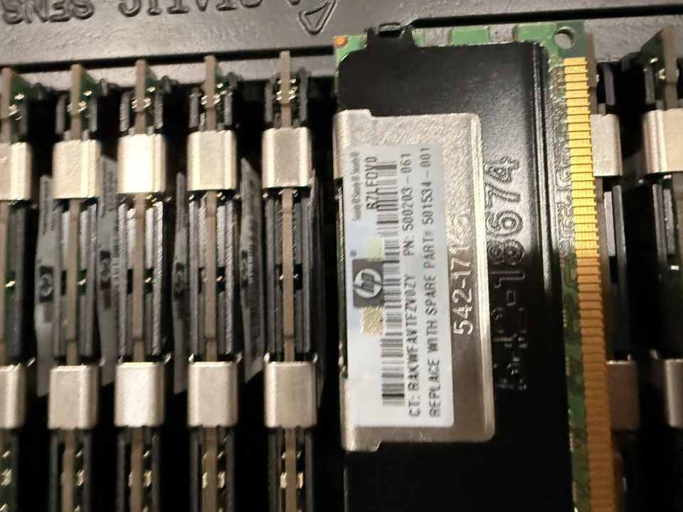 108GB 4GB 27 MICRON  MT36JSZF51272PZ-1G4F1AB PC3 DDR3 4GB ECC SERVER MEMORY - Image 2 of 3