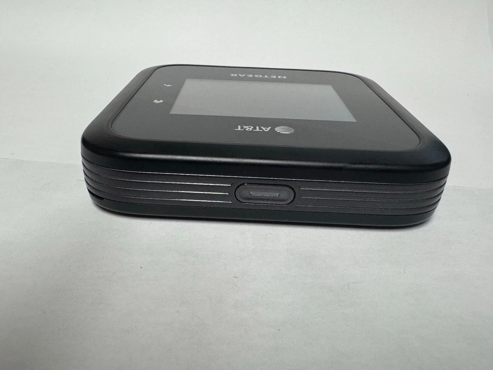 NETGEAR Nighthawk M6 Pro 5G Mobile Hotspot Router (MR6500) AT&T - Image 4 of 4