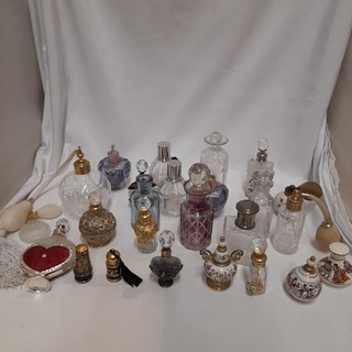 Job Lot Vintage Perfume/cosmetic Product Bottles. Empty.