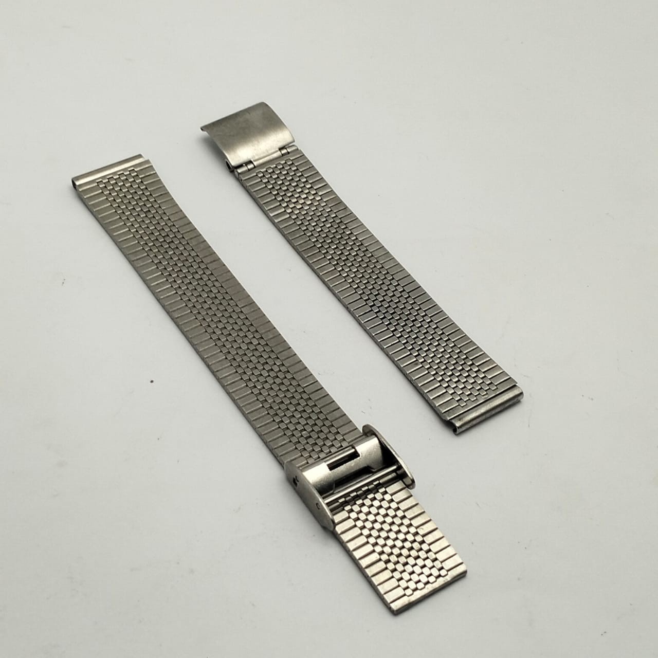 HSN83MOH1 mm 15 Bracelet Steel Stainless Unisex Watch - vintagewatches.pk