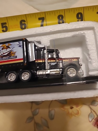 VTG 1996 MILLER BREWING CO. TOY TRUCK - Picture 5 of 8