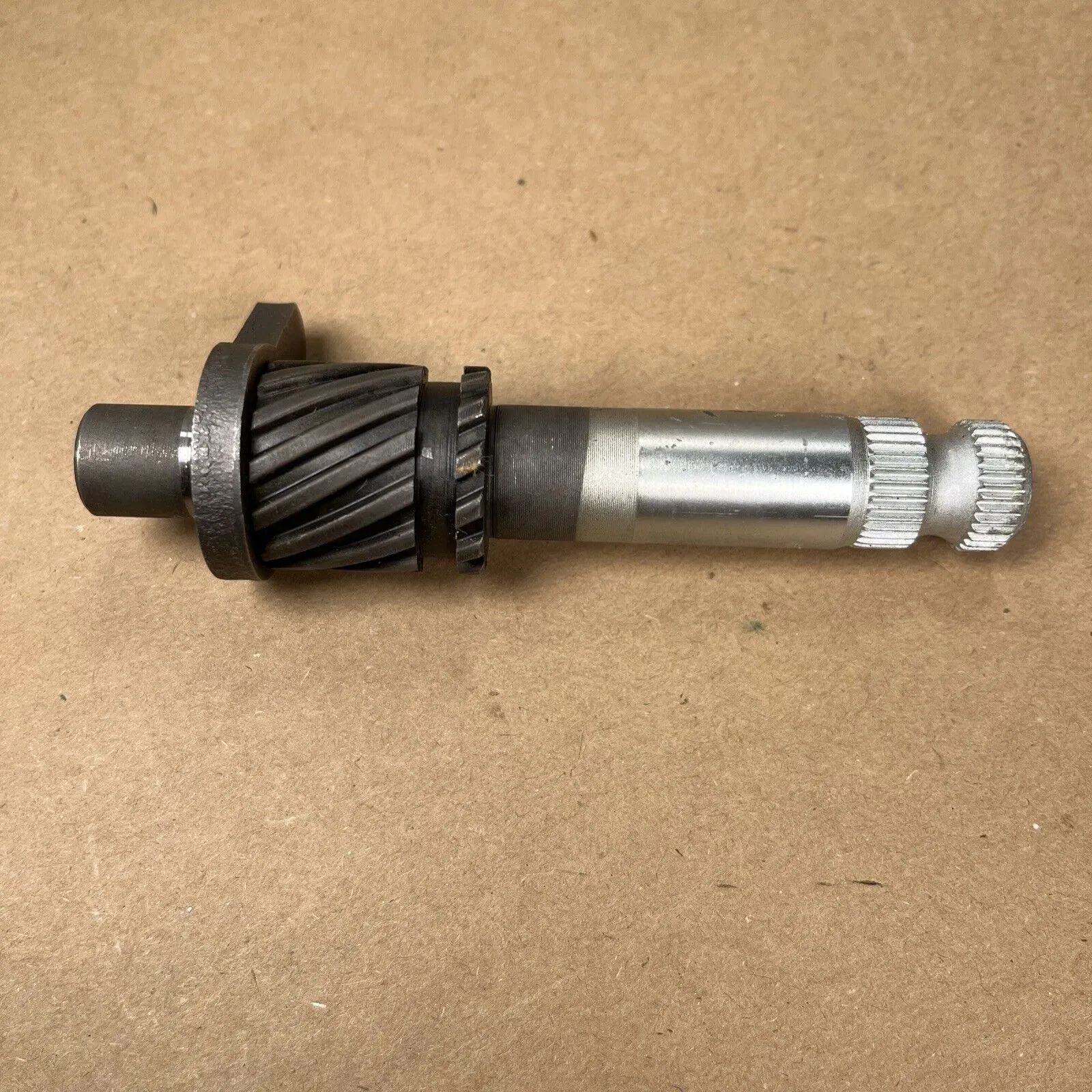 KICKSTARTERWELLE KICK AXLE ASSY YAMAHA DT125 IT125 2A6-15660-00 NOS XX18935