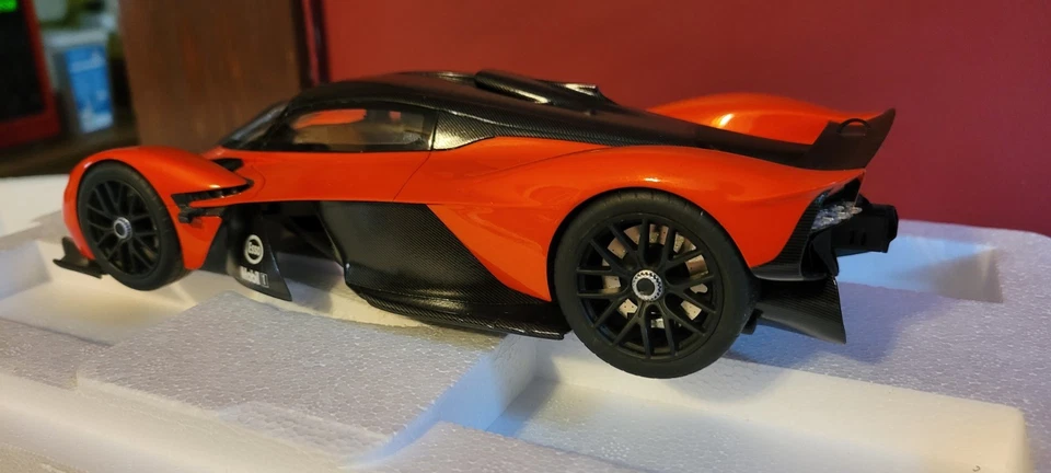 Aston Martin Valkyrie Maximum Orange and Carbon 1/18 Model Car by Top Speed - Image 3 of 4