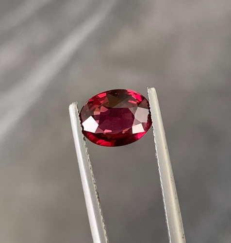 Natural Elegant African Garnet 2.02ct Red Rhodolite 9mm Oval Cut loose Gemstone - Picture 11 of 15