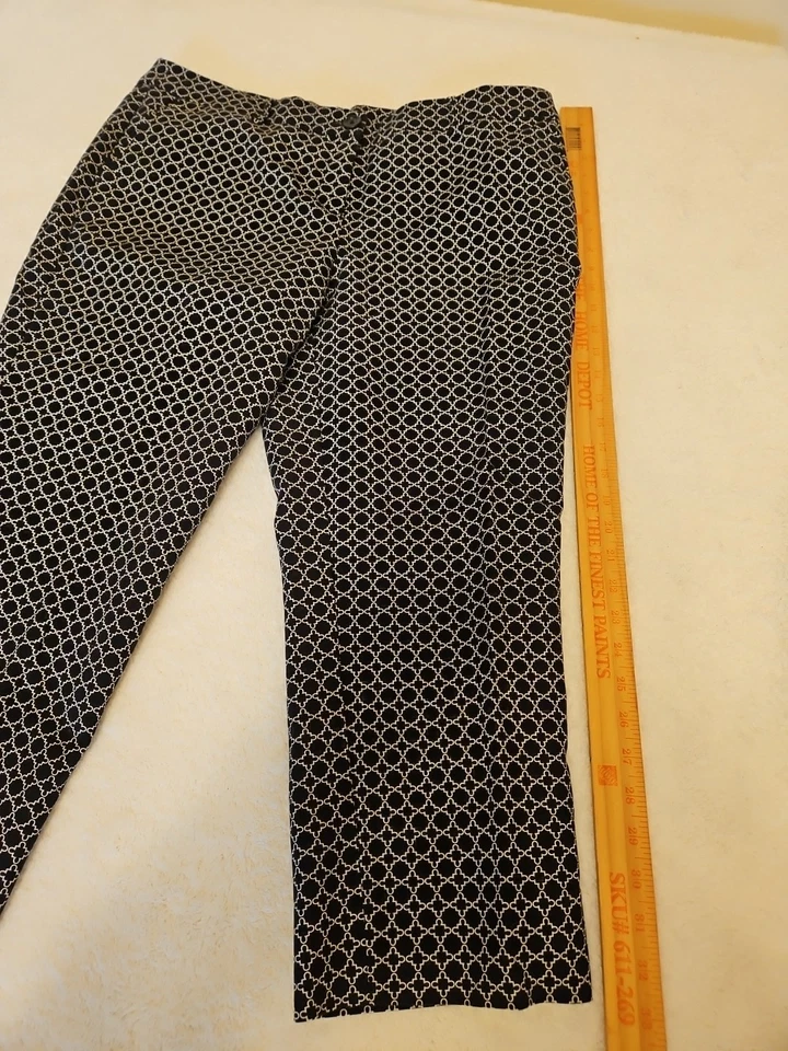 Calça HILARY RADLEY Feminina Preta Branca Tamanho 14 Vestido Elástico Calças Capri - Imagem 3 de 4