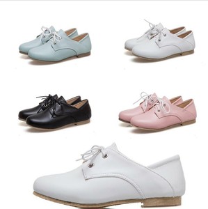 womens round toe flats