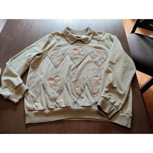 BEAUTIFUL LIGHT GREEN COLLARED & QUILTED ALFRED DUNNER WOMEN'S LARGE SWEATSHIRT