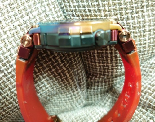 Orologio Bluetooth CASIO G-SHOCK Volcanic Lightning MTG-B1000VL-4AJR buone condizioni - Foto 4 di 9