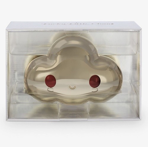 FriendsWithYou Lucky Little Cloud Magic 8 Kugeln Gold Amulett Mattel in der Hand - Bild 7 von 9