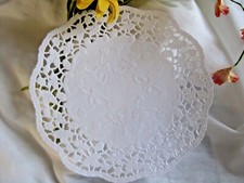 10 pcs Vtg 6.5"   Inch Off WHITE PAPER LEAF FLOWER LACE DOILY CRAFT ROUND CARDS