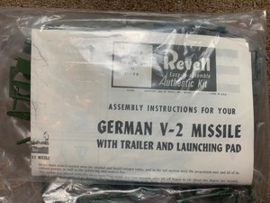 Revell-German-V-2-Missile-Model-Kit-NWOB