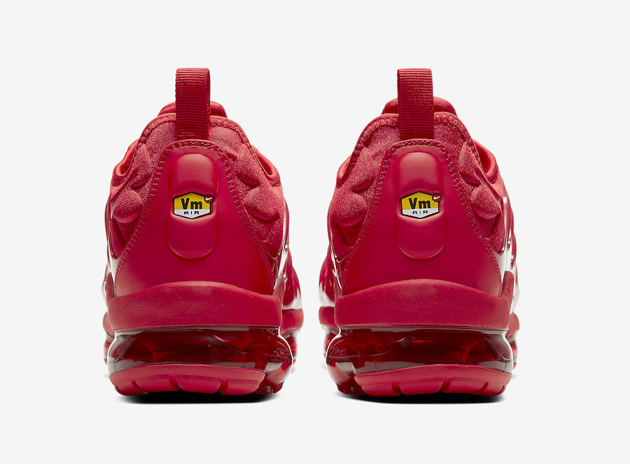 red nike vapor maxes