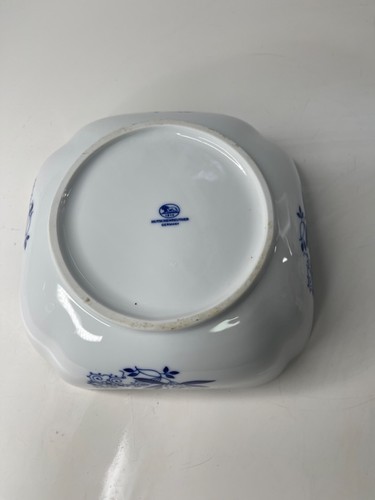 Hutschenreuther Porcelain Serving Bowl Dish White Blue Onion Pattern - Picture 3 of 4