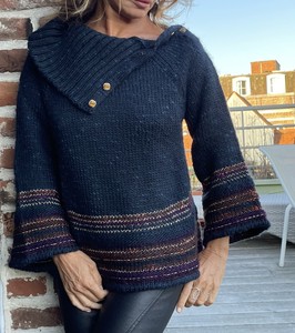 Tres Joli Pull Chanel Coco Taille 34 Boutons Gripoix