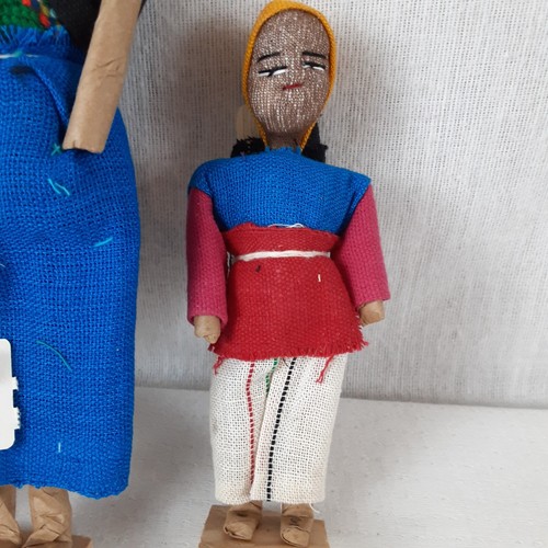 Vintage Set of 4 Made in Guatemala Wood, Fabric & Paper Figurines Family of Four - Picture 19 of 20