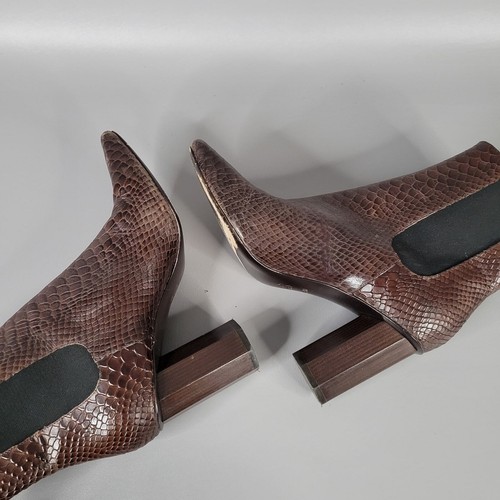 Donald Pliner Laila Booties Embossed Snakeskin Leather Dark Brown Size 8.5M - 第 1/15 張圖片