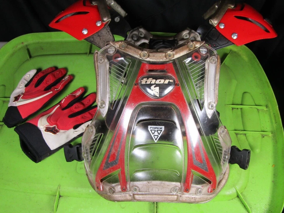 Protector de pecho Thor Motorsports Motocross Motocross Juvenil De colección #16 y guantes Foto 2 de 4