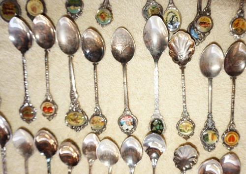 Bulk Lot of Approx 120 Australian Souvenir Spoons - Picture 18 of 24