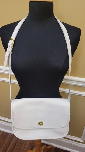 Coach weiße Handtasche aus gegerbtem Leder mit Handschuh