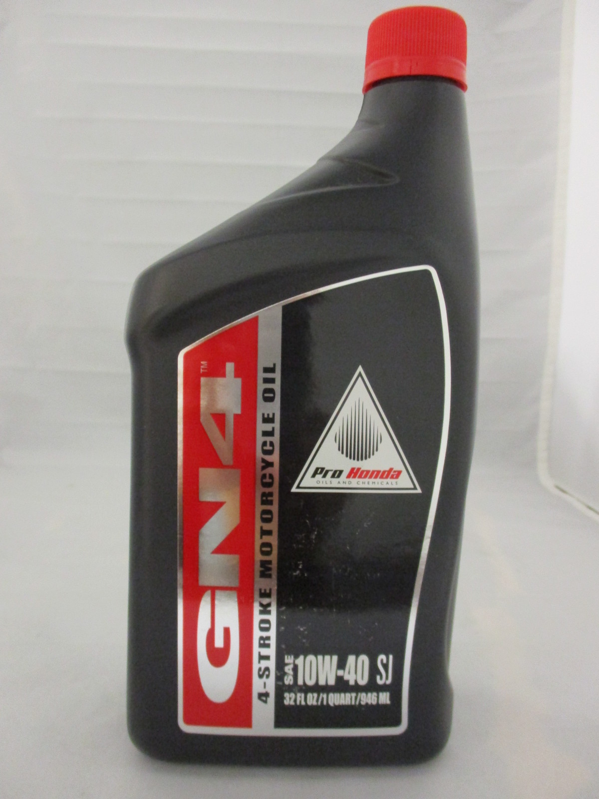 (CASE 12 QUART) PRO HONDA GN4 4-STROKE MOTORCYCLE OIL 10W-40 32 OZ 08C35-A141M01