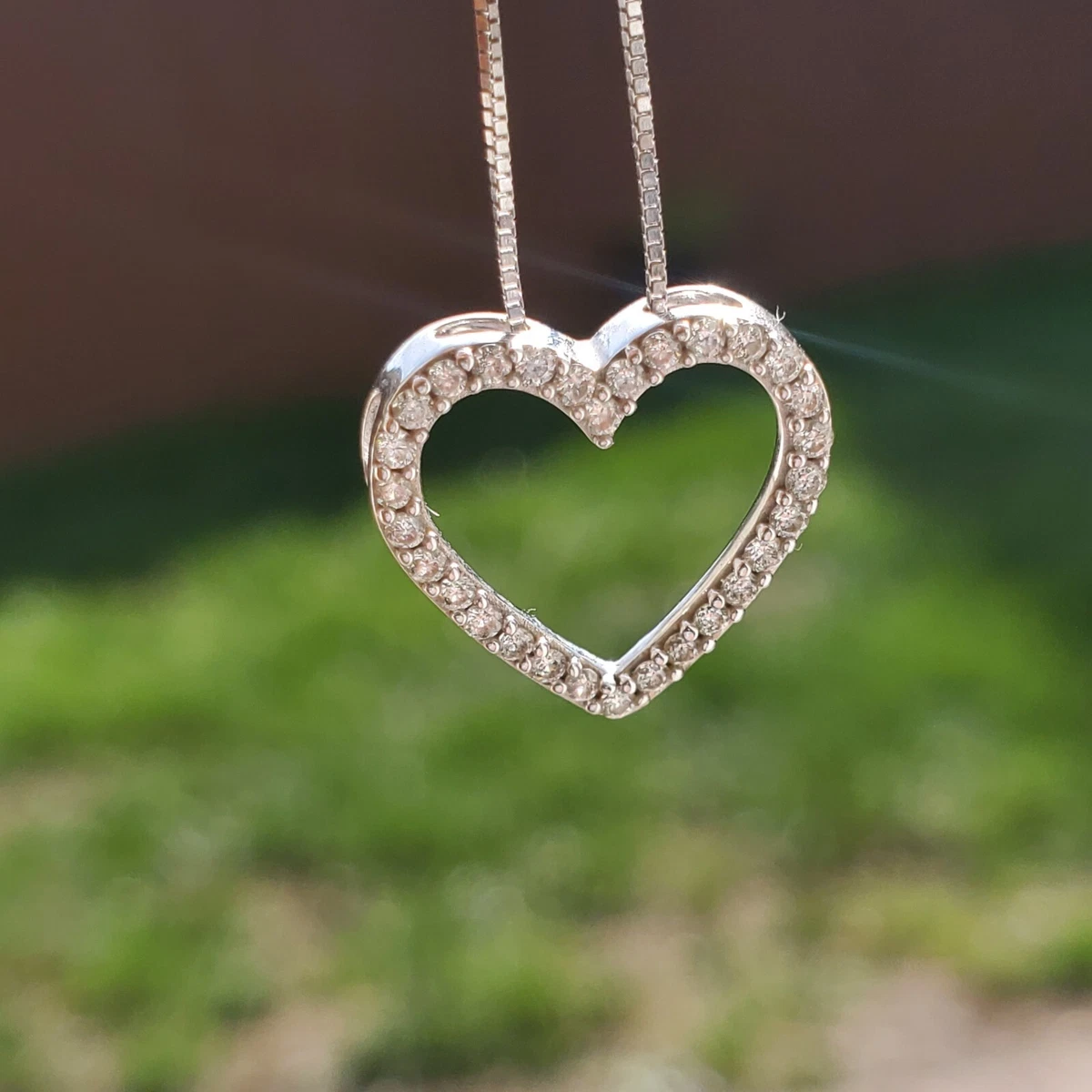 14K 585 WHITE GOLD DIAMONDS OPEN HEART PENDANT ON BOX CHAIN