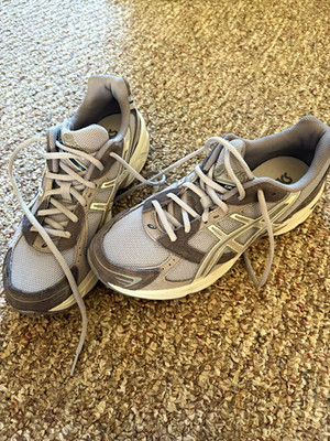 ASICS Gray Low Top Lace-Up Men's Athletic Sneakers Style Code 1203A610
