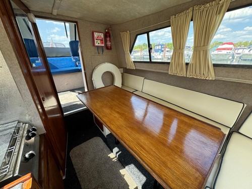 Viking 20 Wide Beam, 1991. Honda 15hp outboard. 4 berths. Nice River Cruiser - Picture 7 of 16