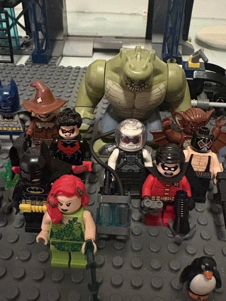 Пещера летучих мышей плюс дополнительные фигурки LEGO Star Wars - Изображение 3 из 4