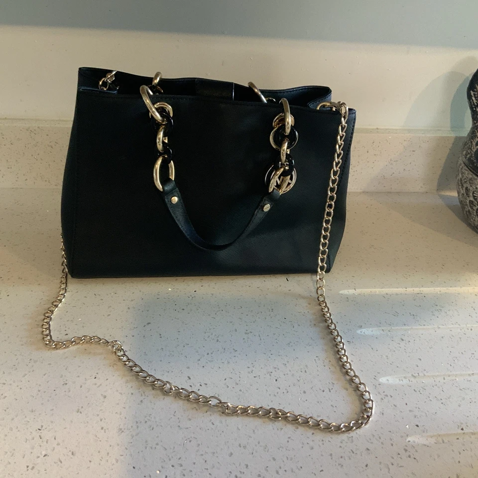 MICHAEL KORS CYNTHIA MEDIUM BLACK LEATHER SATCHEL BAG with golden MK Charm - Image 3 of 4