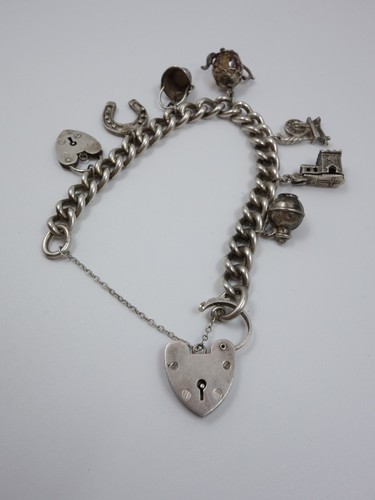 Vintage 70er Silber 8 Bettelarmband - Glockenspiel PJC MS Kirche Hufeisen Herz Schloss 50g - Bild 16 von 24