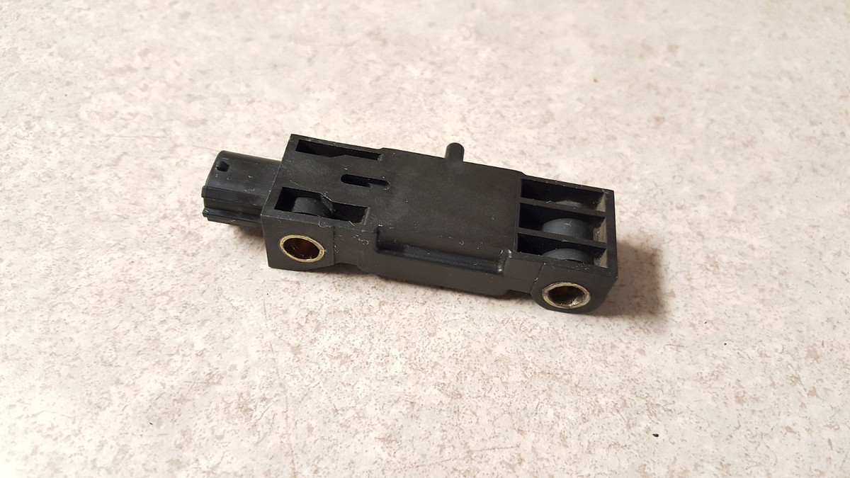 mitsubishi front Impact Sensor 8651A014 mr587493 8651A010 mitsubishi front Impact Sensor 8651A014 mr587493 8651A010
