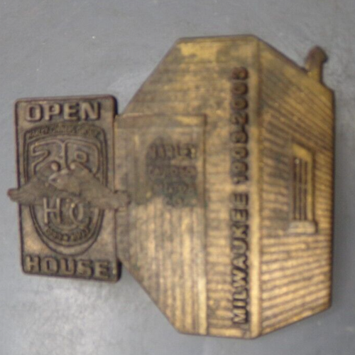 PIN SOLAPA CASA ABIERTA 20 ANIVERSARIO HARLEY DAVIDSON MOTOR CO - Imagen 1 de 3