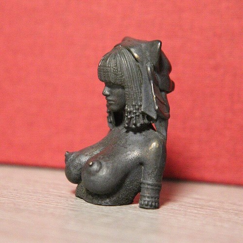 Black Brass Egyptian Queen Statue Miniature Version of Body Art Decorations - Picture 3 of 6