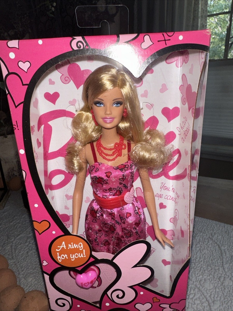 2010 BARBIE I LOVE VALENTINES! Blonde Doll w/a Ring For You