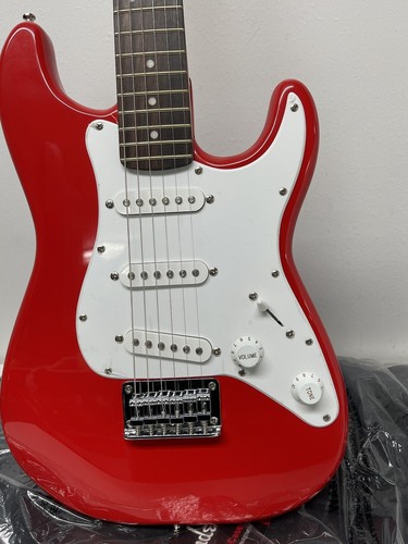 Fender 0310121558 Squier Mini Strat Rw Trd V2 Rojo Nuevo Plus Negro Estuche de Transporte - Imagen 2 de 12