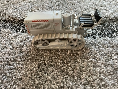 Ertl 1/16 Caterpillar 1928 2-Ton Crawler #2438 No Box - Picture 1 of 6