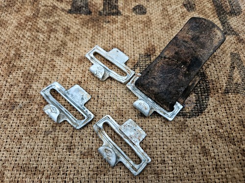 WW2 ORIGINAL GERMAN ALUMINIUM BELT BUCKLE HOOK MAKER MARKED RELIC from KURLAND - Picture 5 of 5