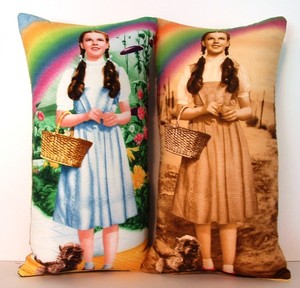 Wizard Of Oz Dorothy Over Under The Rainbow One Pillow W 2