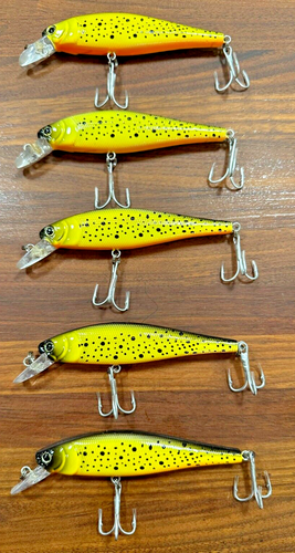 Five (5) Crankbait Walleye, Pike Fishing Lures Yellow w/ Dots 4.5 Inches, 1/2 oz