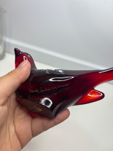Vintage 80s Fenton Art Ruby Red Glass Bird of Happiness White Roses Hand Signed - Picture 2 of 9