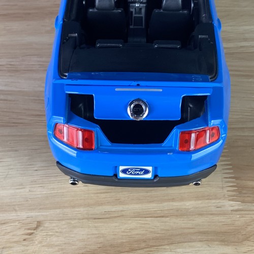 Maisto Edizione Speciale 2010 Ford Mustang GT 1/18 Blu - Foto 11 di 14